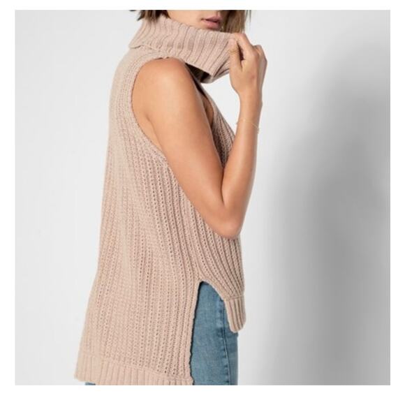7 For All Mankind Tan Knit Sleeveless Sweater Sz Medium Turtleneck Quiet Luxury - Picture 2 of 12